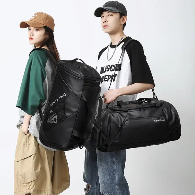 彤彤兔 防水大容量干湿分离健身潮酷外出轻便行李 尼龙 双肩包旅行包 男女同款情侣款 黑色