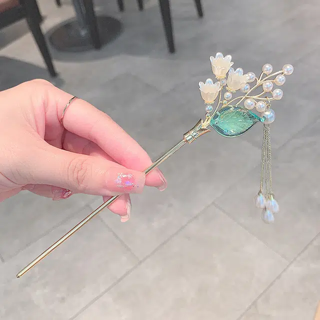 彤彤兔 中式铃兰花盘发流苏步摇 发簪 女款