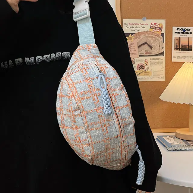 德力熊女生多色大容量通勤格纹百搭饺子包新款高颜值小清新单肩斜跨胸包腰包 涤纶