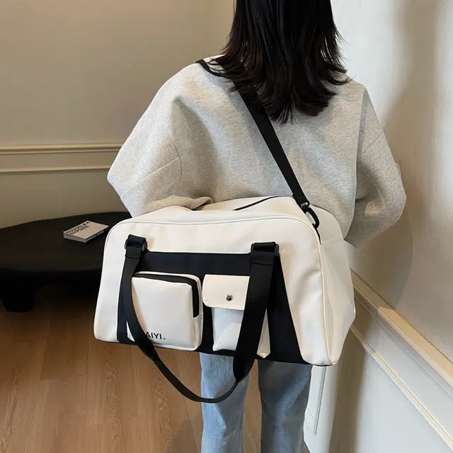 德力熊 简约短途出差行李袋健身包 尼龙 手提单肩斜挎旅行包 男女同款情侣款 米白/黑色