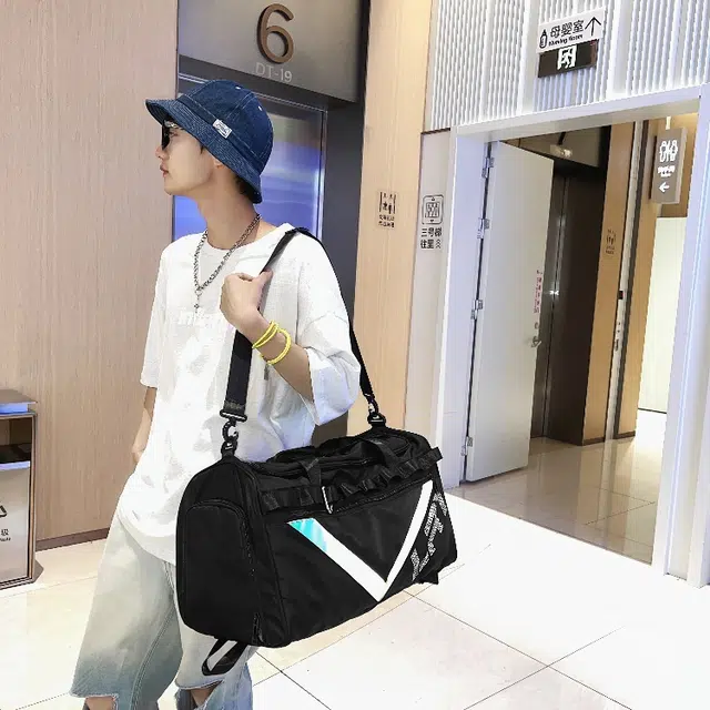 彤彤兔 大容量短途运动健身训练 尼龙 旅行包 男女同款情侣款 黑色/灰色/绿色