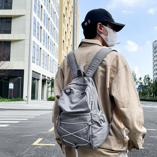 彤彤兔 轻便登山高颜值初 水洗布 双肩包 大号 男女同款情侣款 多色
