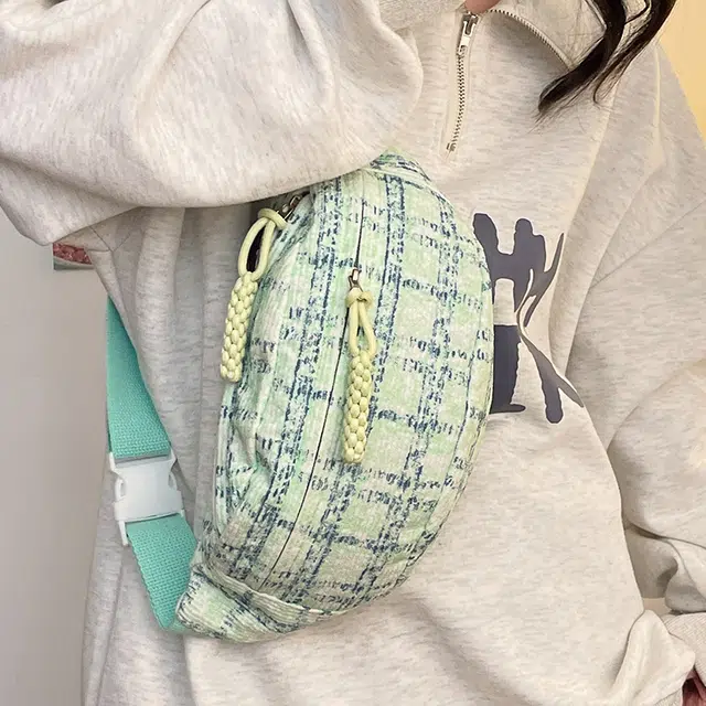 德力熊女生多色大容量通勤格纹百搭饺子包新款高颜值小清新单肩斜跨胸包腰包 涤纶