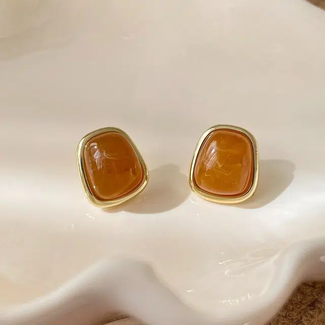 S925