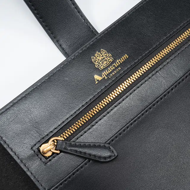 AQUASCUTUM