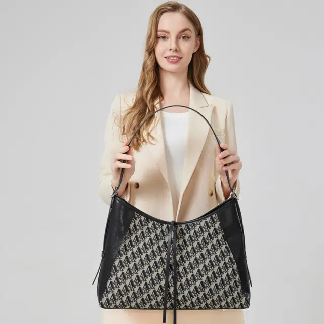 AQUASCUTUM