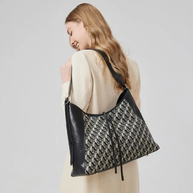 AQUASCUTUM