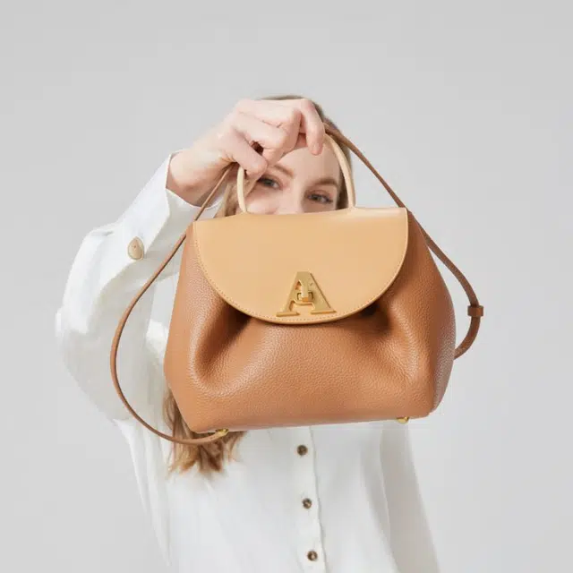 AQUASCUTUM