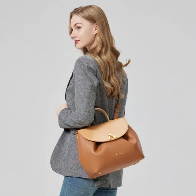 AQUASCUTUM