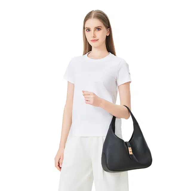 AQUASCUTUM