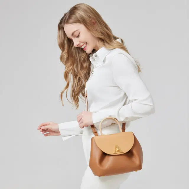 AQUASCUTUM