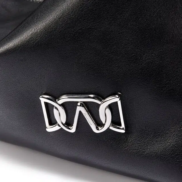 AQUASCUTUM
