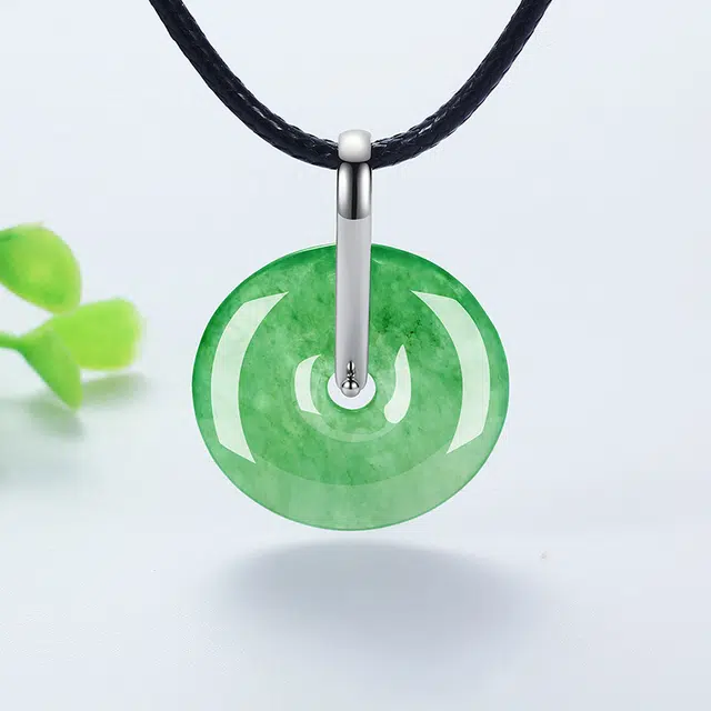 925