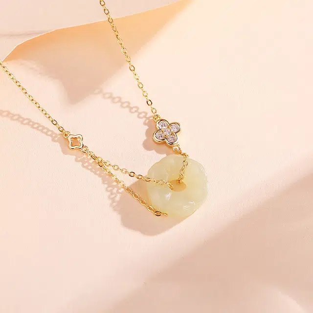 925