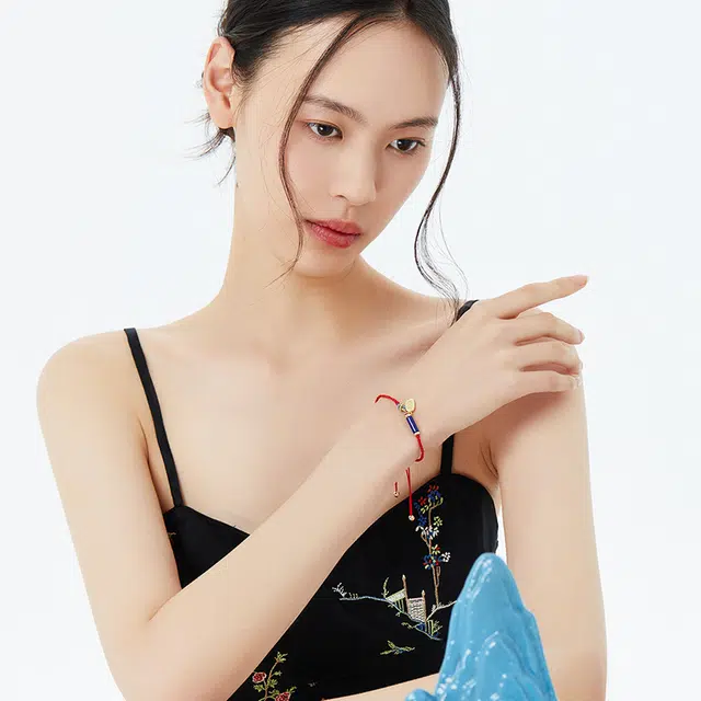 S925