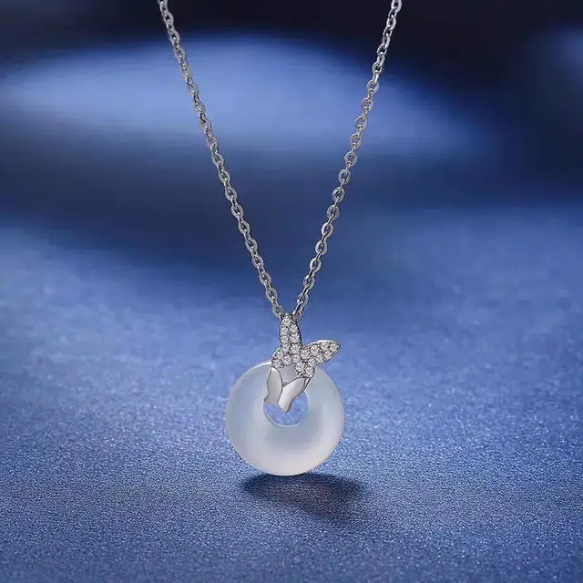 925