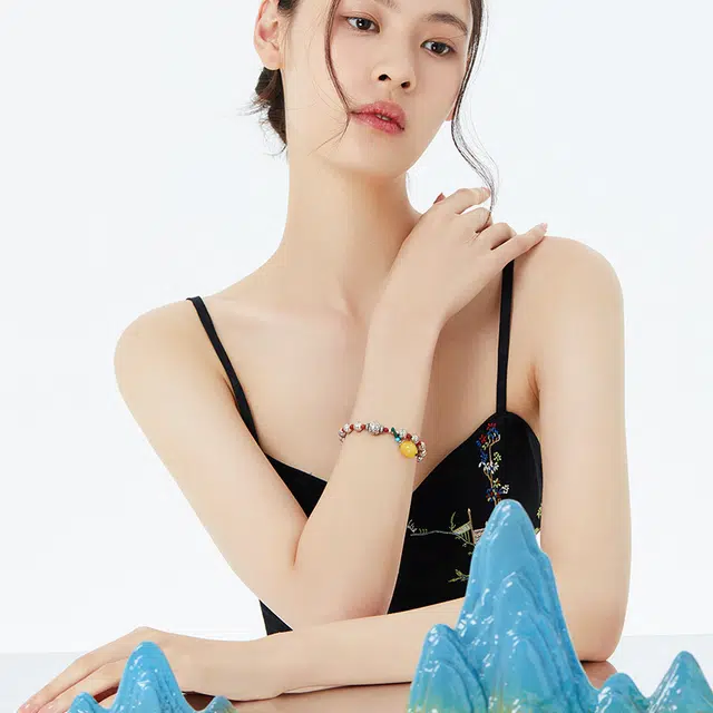S925