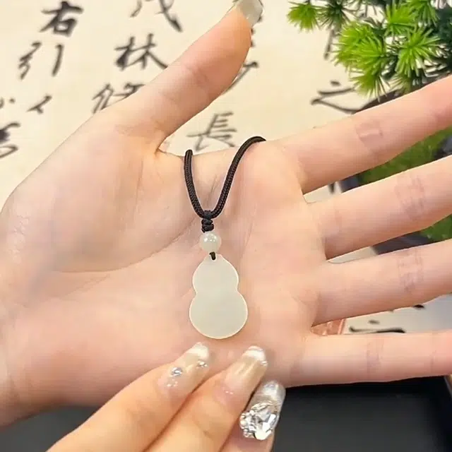 六珍堂 国潮中国风简约设计款葫芦吊坠福禄锁骨链 和田玉 项链 男女同款情侣款 青白玉