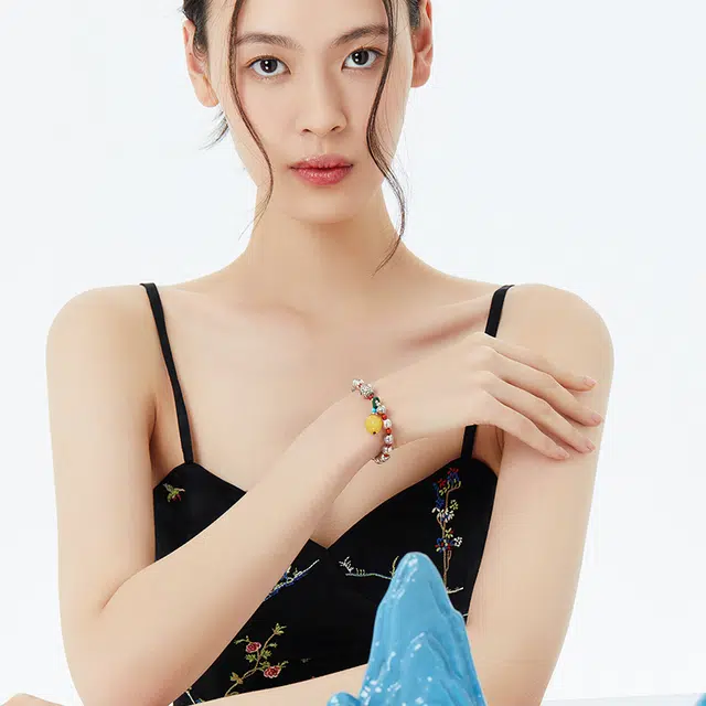 S925