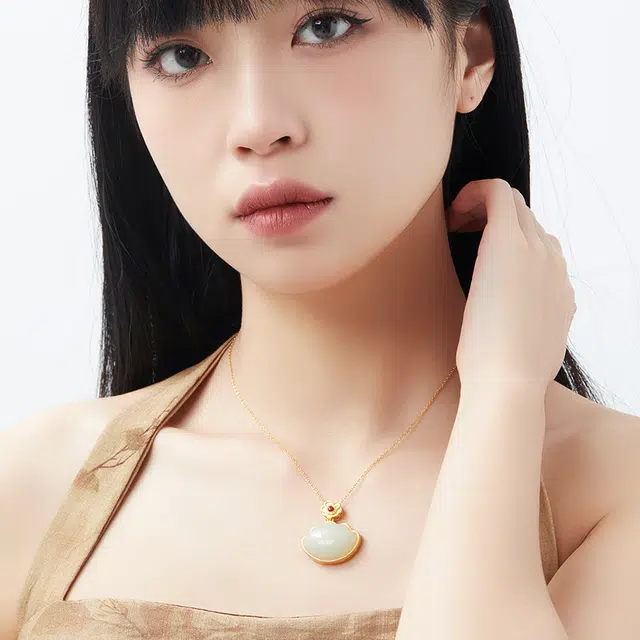 S925