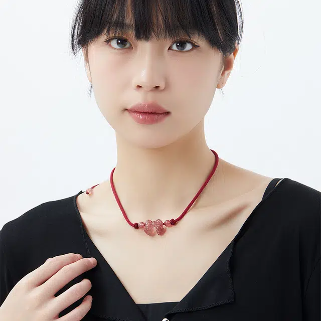 六珍堂 蝴蝶结国潮立体可爱编织 水晶 玉石项链 女款