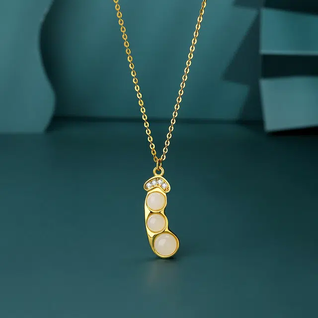 925