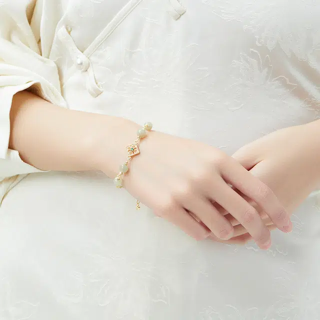 六珍堂 复古中国风显白清透高级感 和田玉 手串 女款 青白玉