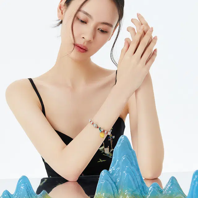 S925