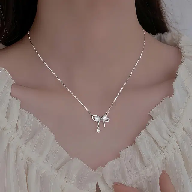 925