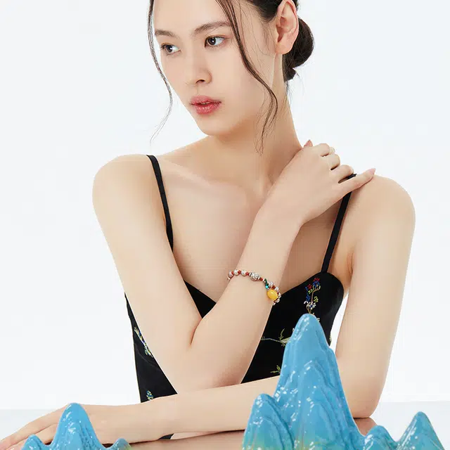 S925