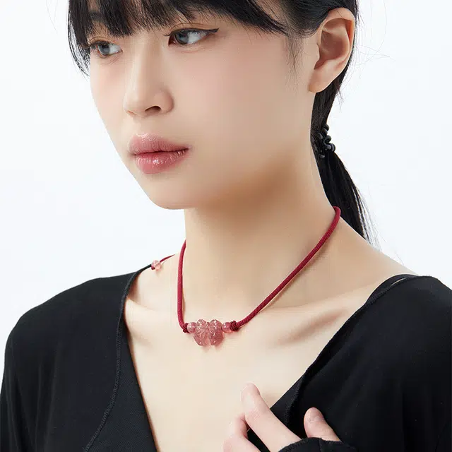六珍堂 蝴蝶结国潮立体可爱编织 水晶 玉石项链 女款