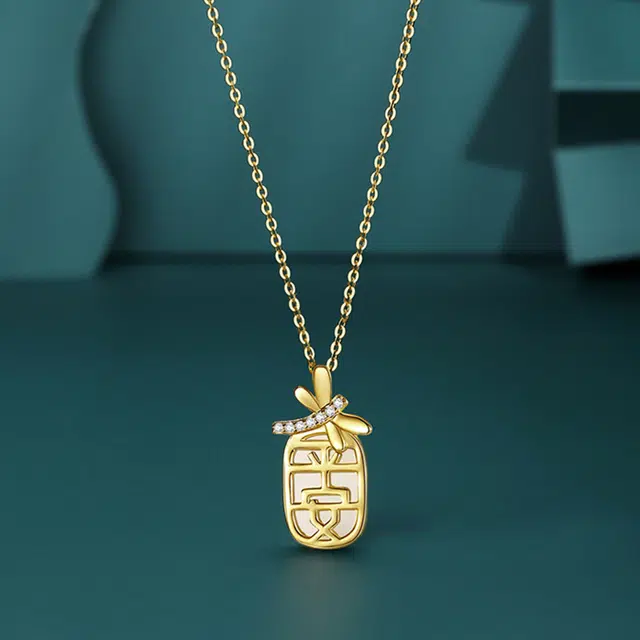 925