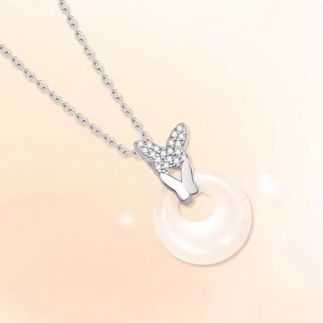 925