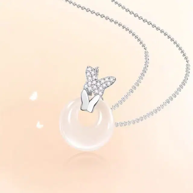 925