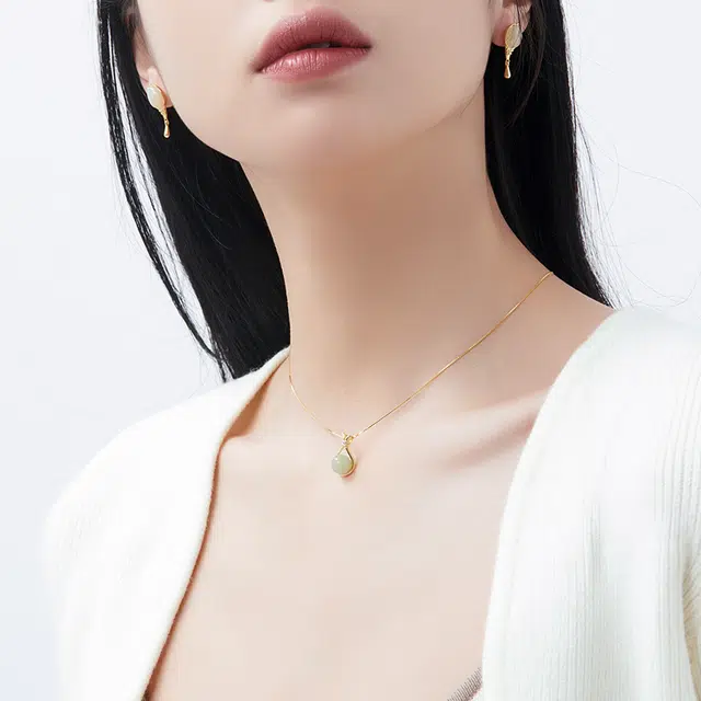 S925