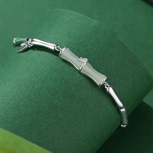 925