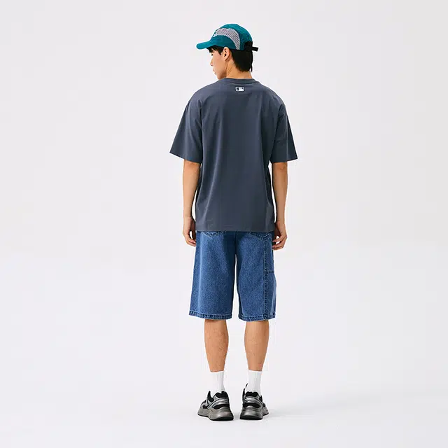 MLB T