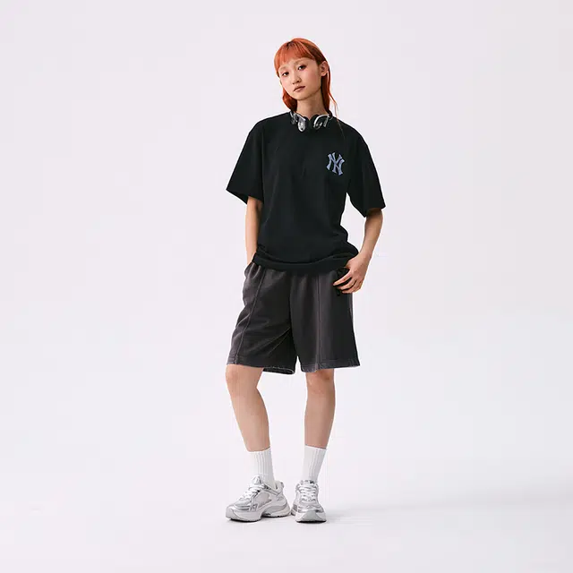 MLB T