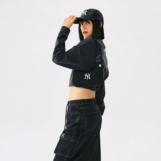 MLB Yankees Classic Nylon Shoulder Bag Black