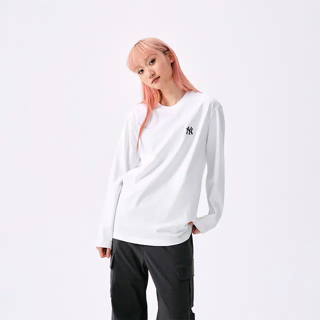 MLB T