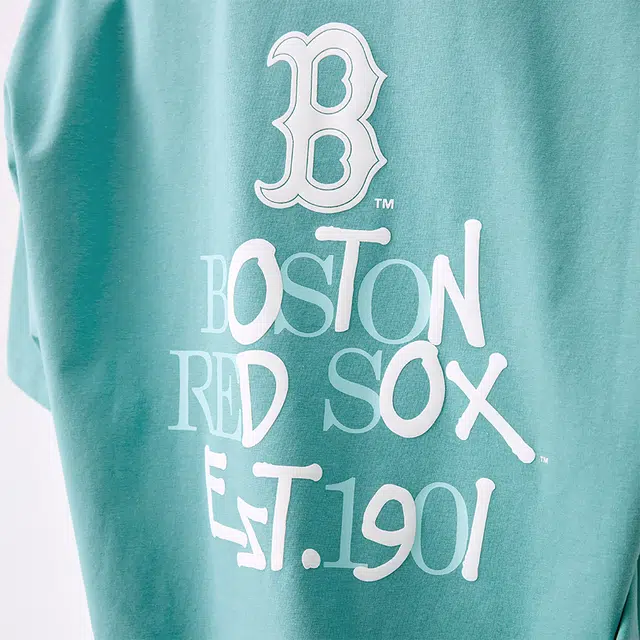 MLB T