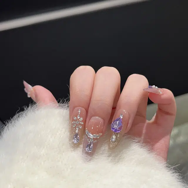 莎琪诺 紫珠帘手工高级猫眼法式美甲  穿戴甲 椭圆紫色晕染 纯欲