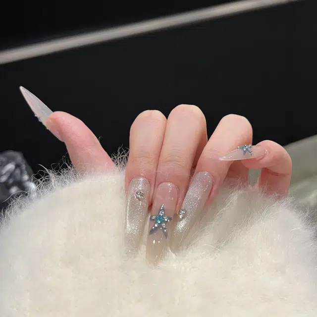 莎琪诺 天蓝星法式高级猫眼星星手工美甲  穿戴甲 尖型冰透裸色 纯欲