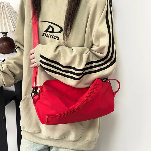 泰克森 时尚潮流白搭 尼龙 胸包 常规 男女同款情侣款 米白色/灰色/黑色/红色/桔色/卡其色