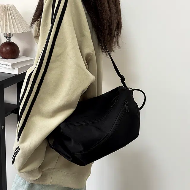 泰克森 时尚潮流白搭 尼龙 胸包 常规 男女同款情侣款 米白色/灰色/黑色/红色/桔色/卡其色