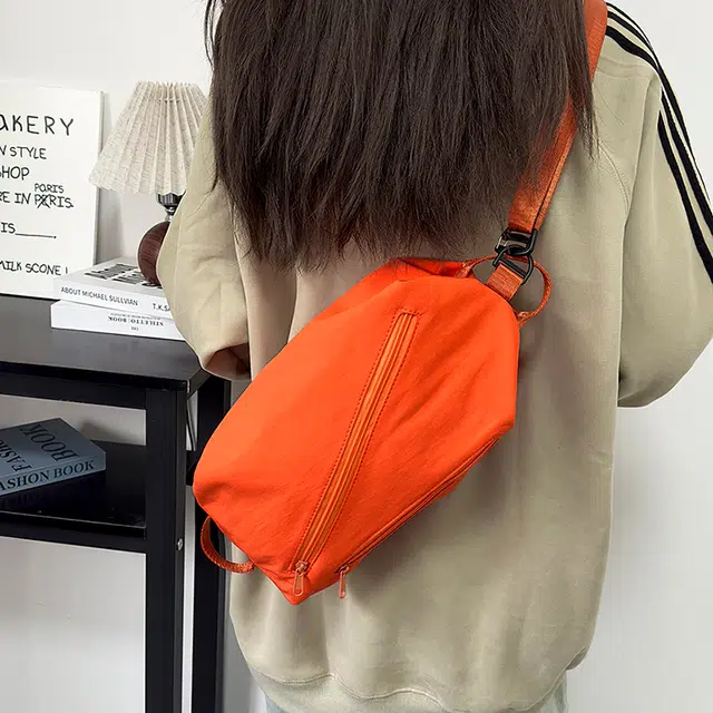 泰克森 时尚潮流白搭 尼龙 胸包 常规 男女同款情侣款 米白色/灰色/黑色/红色/桔色/卡其色