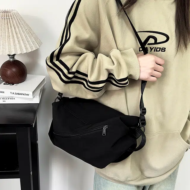 泰克森 时尚潮流白搭 尼龙 胸包 常规 男女同款情侣款 米白色/灰色/黑色/红色/桔色/卡其色
