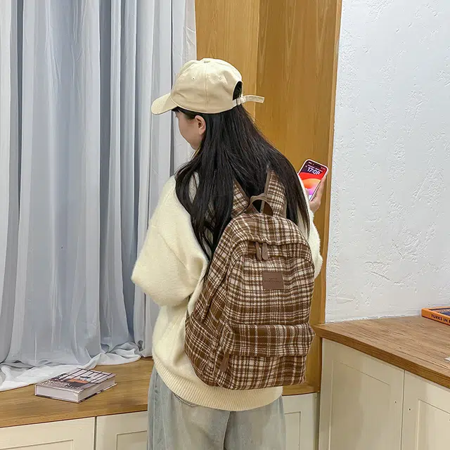 泰克森 大容量 时尚 潮流 呢子 双肩包 常规 男女同款情侣款 米白色/黑色/红色/卡其色
