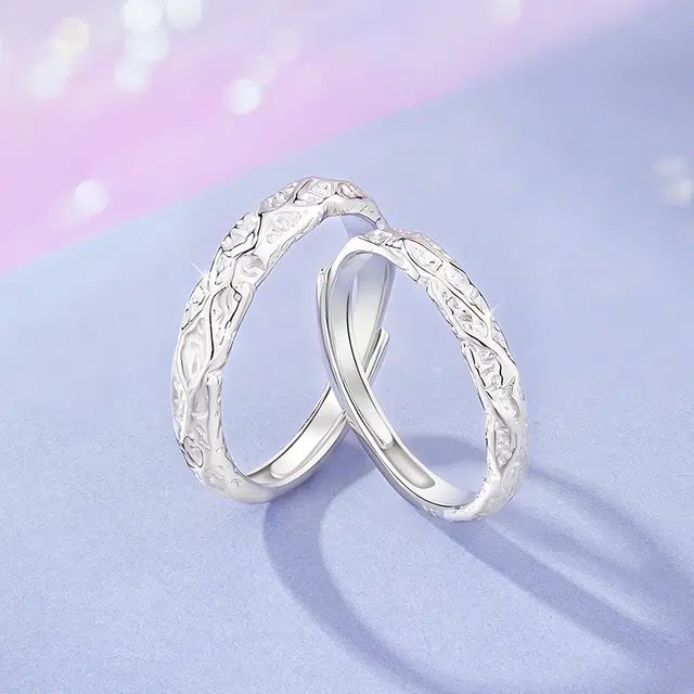 925