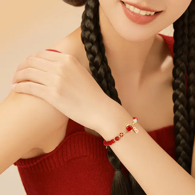 中国黄金 央创时尚 红运灵蛇 本命年 纳福牌 新中式国潮 小众设计感 简约百搭#好运 玛瑙 手链 女款